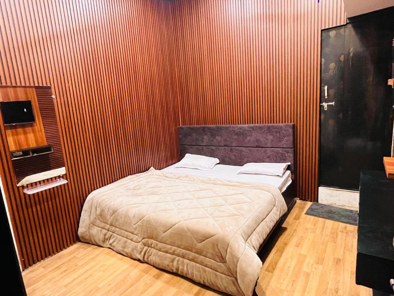 Pallav Guest House Ujjain Ngoại thất bức ảnh