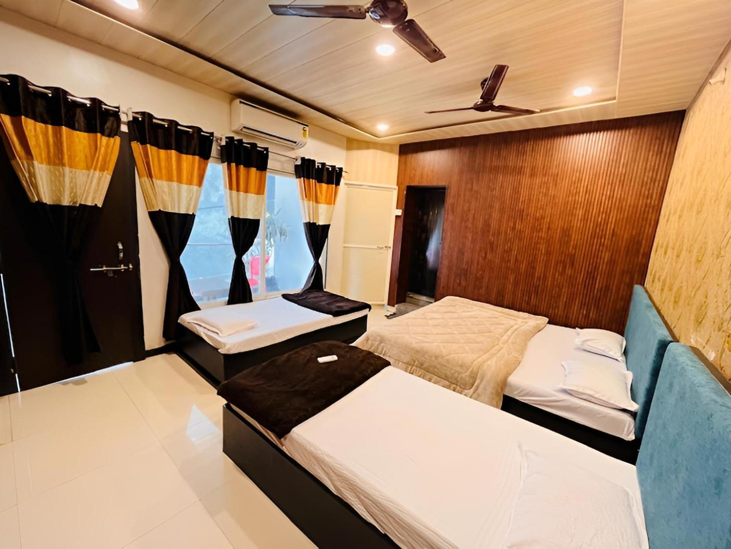 Pallav Guest House Ujjain Ngoại thất bức ảnh